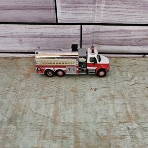 Boley Dept. 1:87 #4126-71 2001 International Harvester 3-Axle Tanker w/Pumper HO